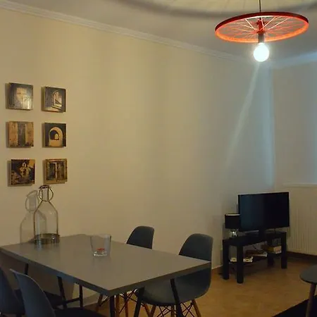 Erismini Apartment *